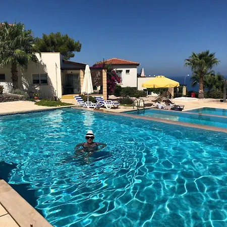 Cozy Esentepe North Cyprus קיירניה